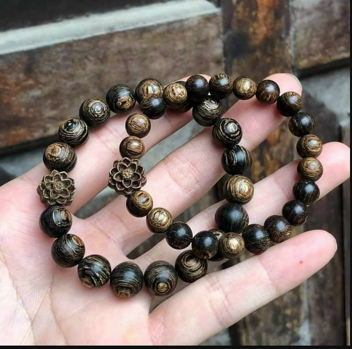Vòng Tay Trầm Hương Sánh Chìm Mix Hoa Sen Trầm Hương An Nhiên.png